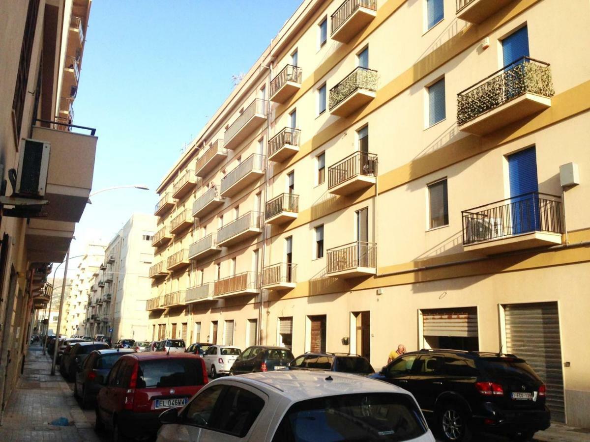 Sunrise Beach Apartment Trapani Esterno foto